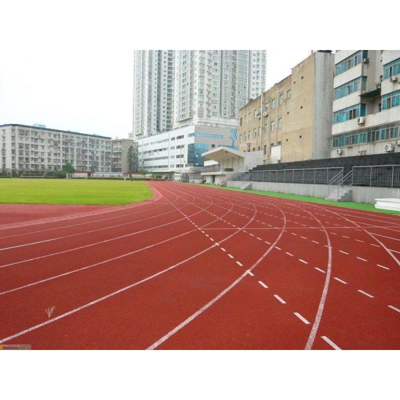 學校室外籃球場造價大概是多少錢？